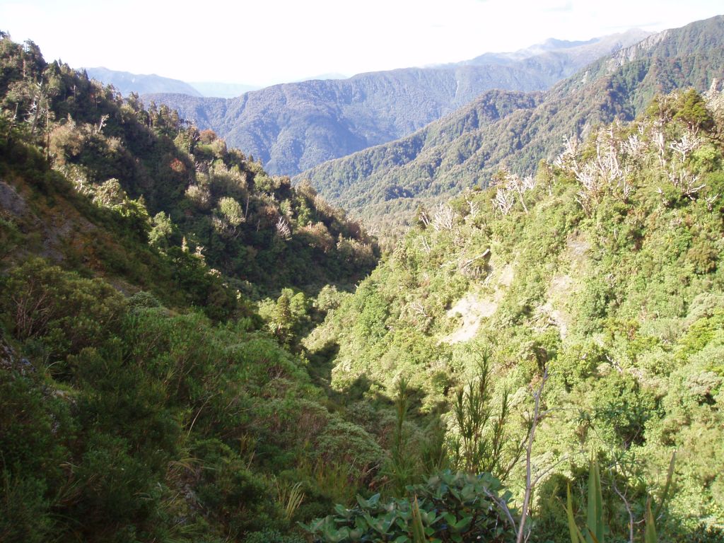 Looking+toward+Taramaku+from+near+saddle.jpg